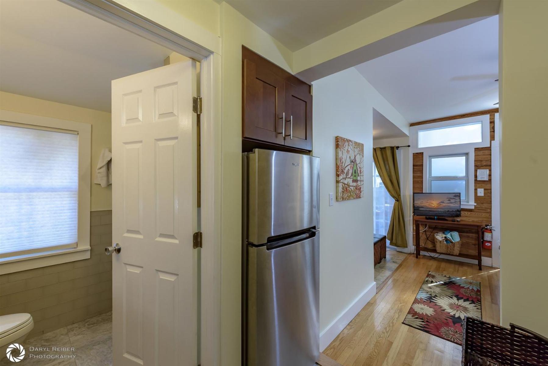 Mango Hideaway Eyebrow House Apartment