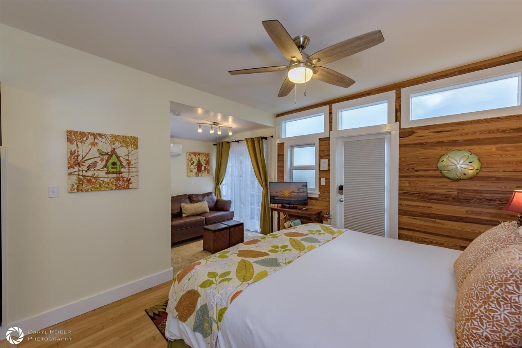 Mango Hideaway Eyebrow House * Key West