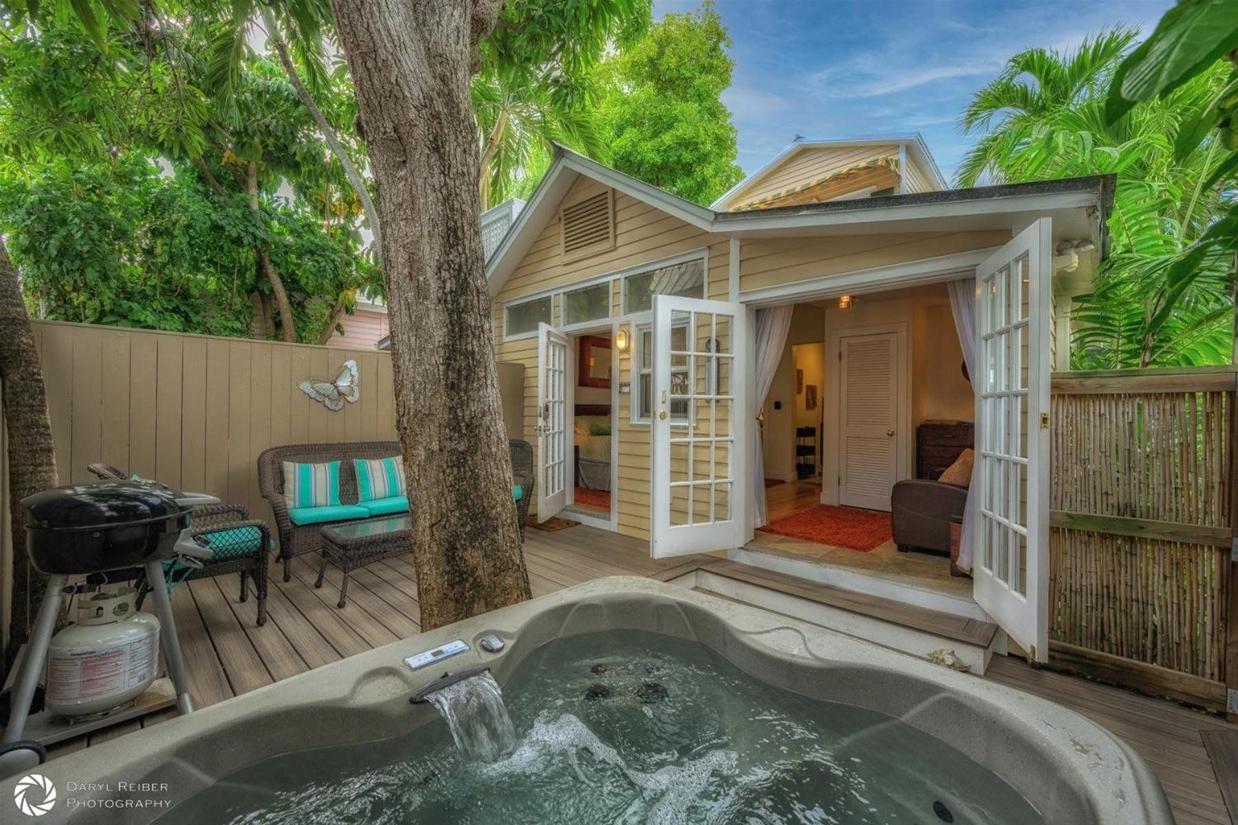 Mango Hideaway Eyebrow House